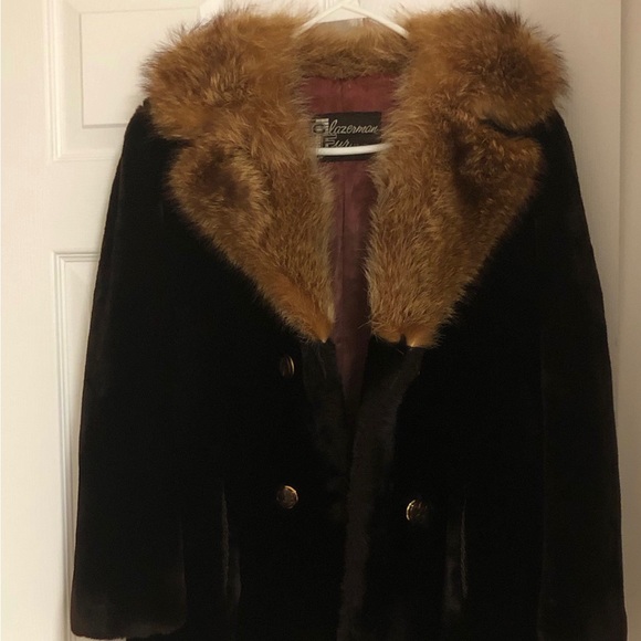 Vintage Shearling | Red Fox Fur Trim - Picture 13 of 13